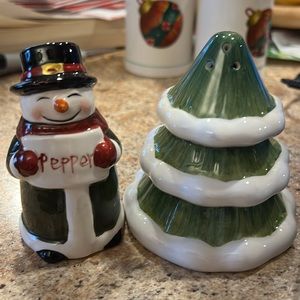Super cute Snowman and Christmas tree salt and pepper shakers